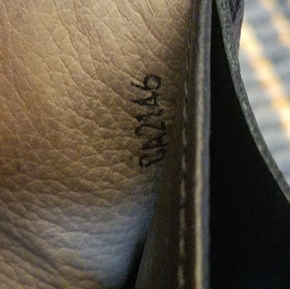 SOLD@! Louis Vuitton Portefeiulle Lock Me 2 Wallet - Picture 4 of 12